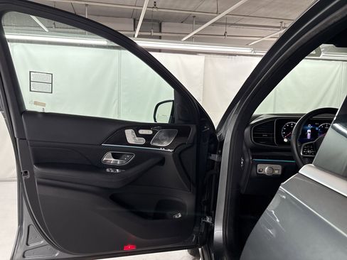 Used 2020 Mercedes-Benz GLS 450 4MATIC image 5