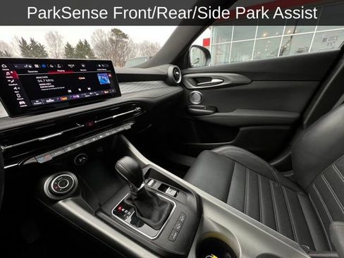 Used 2024 Alfa Romeo Tonale Ti image 13