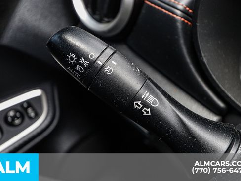 Used 2020 Nissan Versa SR w/ Convenience Package image 34