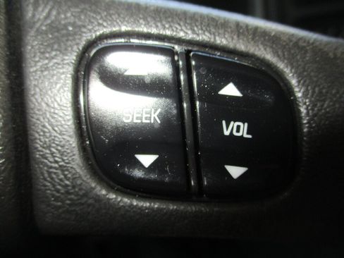 Used 2005 Chevrolet Silverado 2500 LS w/ Heavy-Duty Power Package AWD/4WD image 35