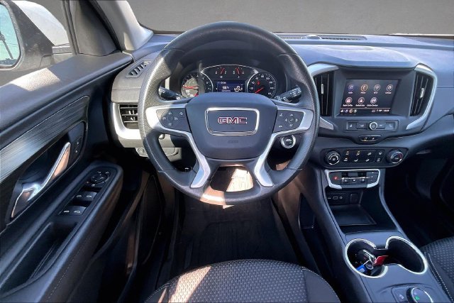 Used 2023 GMC Terrain SLE FWD image 3