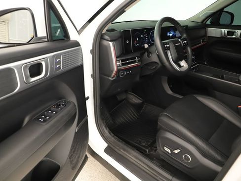 Used 2025 Hyundai Santa Fe Limited FWD image 14