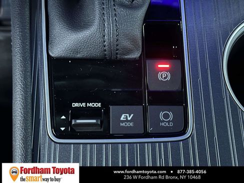 Used 2025 Toyota Sienna LE image 26