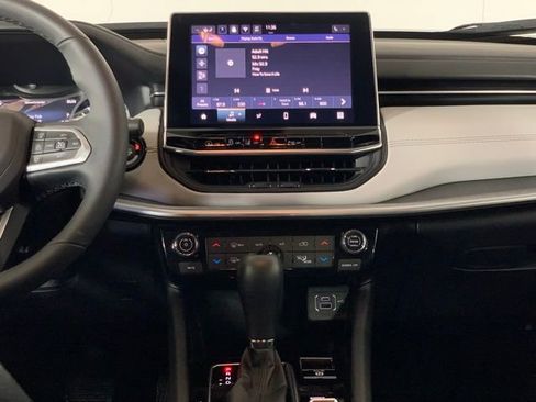 Used 2025 Jeep Compass Limited image 12