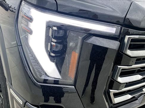Used 2024 GMC Sierra 2500 AT4 w/ AT4 Premium Plus Package AWD/4WD image 24