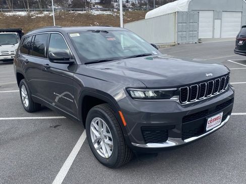New 2025 Jeep Grand Cherokee L Laredo image 2