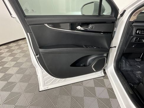 Used 2023 Lincoln Nautilus Standard image 19