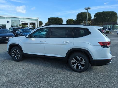New 2026 Volkswagen Atlas SE image 10