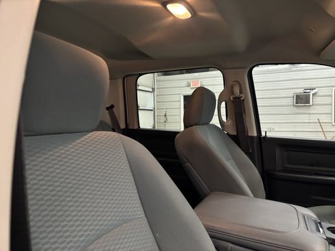 Used 2018 RAM 2500 Tradesman w/ Chrome Appearance Group image 26