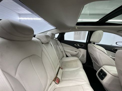 Used 2015 Chrysler 200 C w/ Navigation & Sound Group I image 15