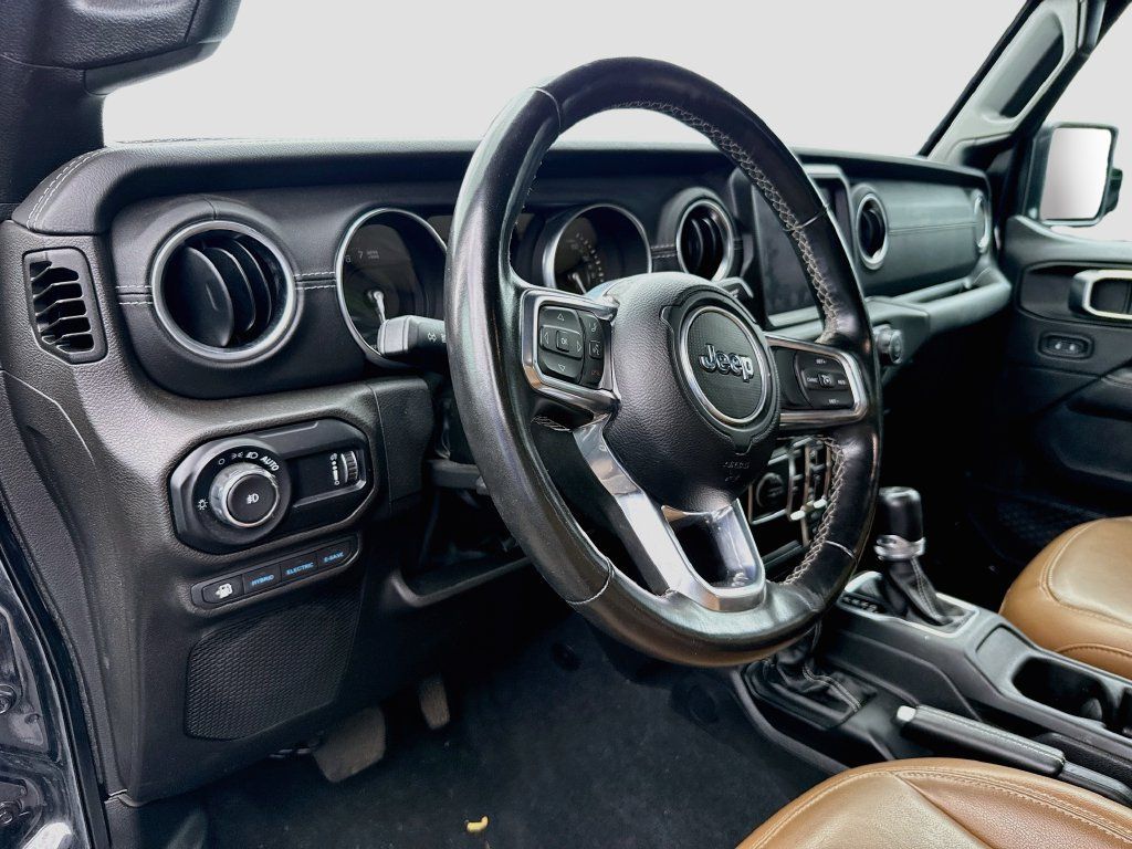 Used 2023 Jeep Wrangler Unlimited Sahara w/ Cold Weather Group AWD/4WD image 10