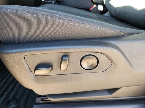 New 2026 GMC Sierra 1500 SLE image 16