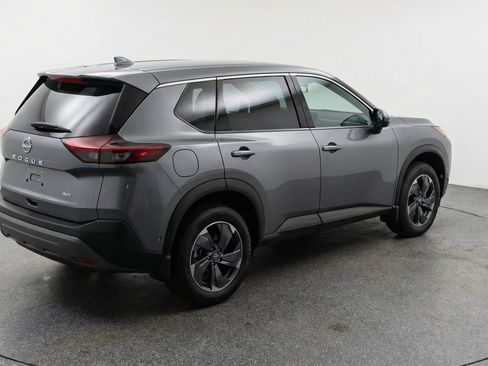 Used 2025 Nissan Rogue SV FWD image 9