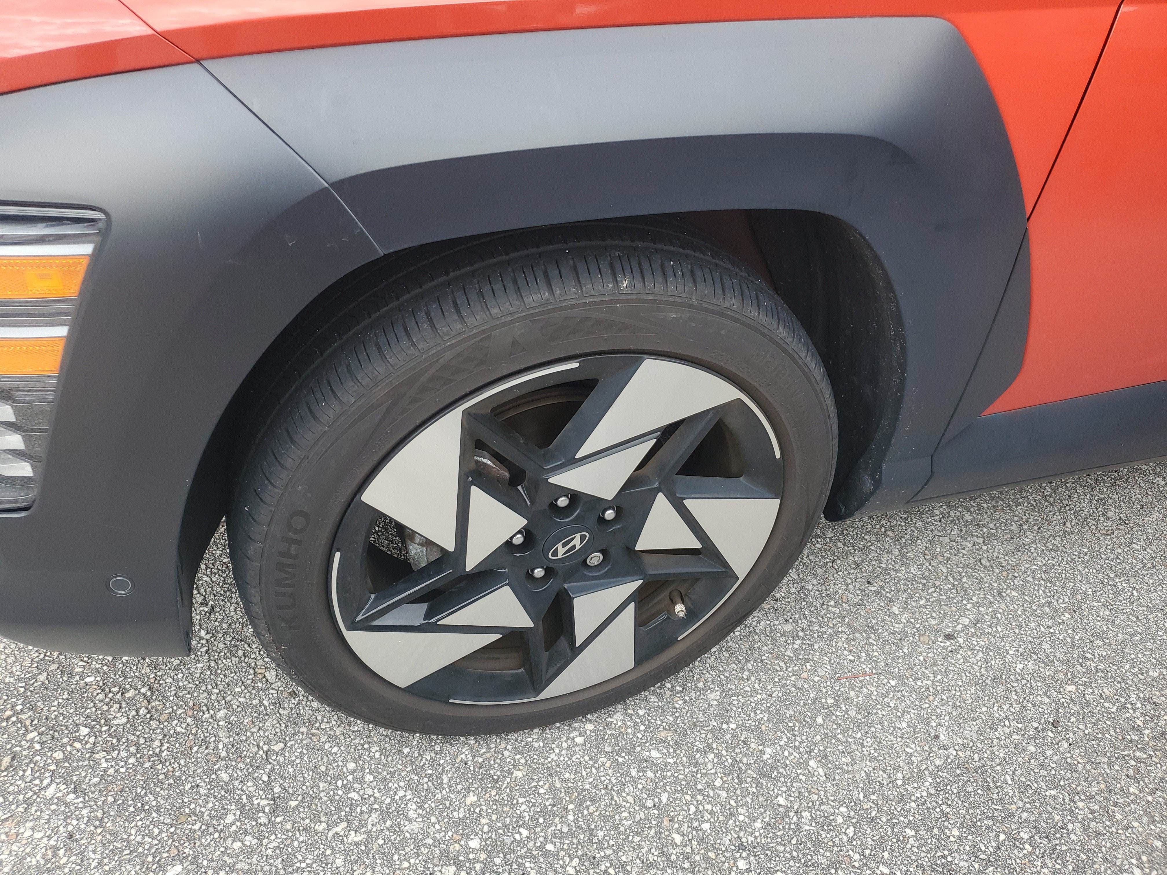 Used 2025 Hyundai Kona Limited FWD image 5