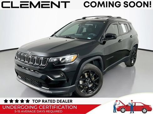 Used 2025 Jeep Compass Latitude w/ Altitude Special Edition AWD/4WD image 1