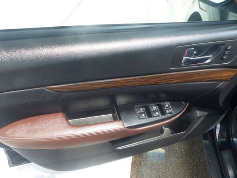 Used 2013 Subaru Outback 2.5i Limited w/ Special Appearance Pkg AWD/4WD image 18
