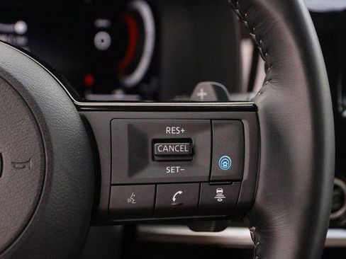 Used 2024 Nissan Pathfinder Platinum AWD/4WD image 15
