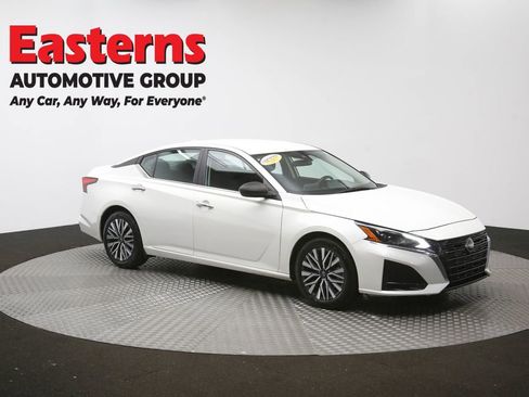 Used 2025 Nissan Altima 2.5 SV FWD image 48