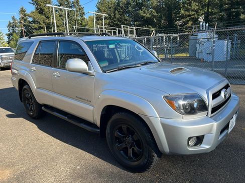 Used 2009 Toyota 4Runner SR5 AWD/4WD image 3
