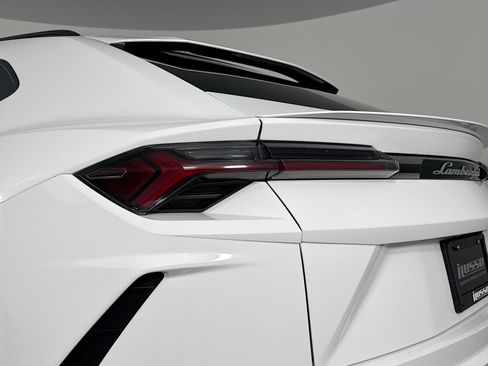 Used 2021 Lamborghini Urus AWD/4WD image 46