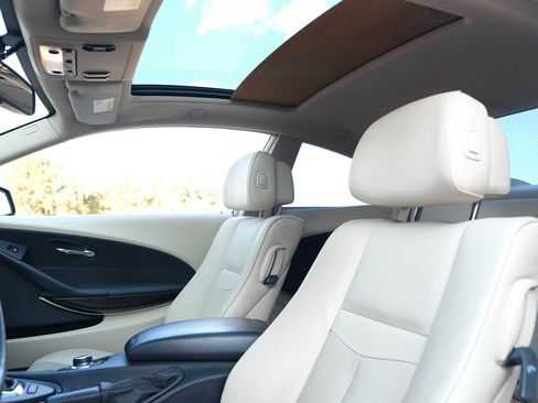 Used 2010 BMW 650i Coupe image 16