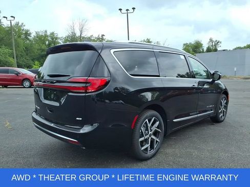 New 2027 Chrysler Pacifica Pinnacle w/ Theater Group AWD/4WD image 7