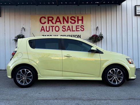 Used 2017 Chevrolet Sonic LT w/ Convenience Package image 1