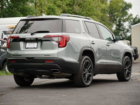 Used 2023 GMC Acadia SLE w/ Driver Convenience Package image 3