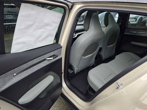 New 2026 Volvo EX30 Cross Country Ultra image 15