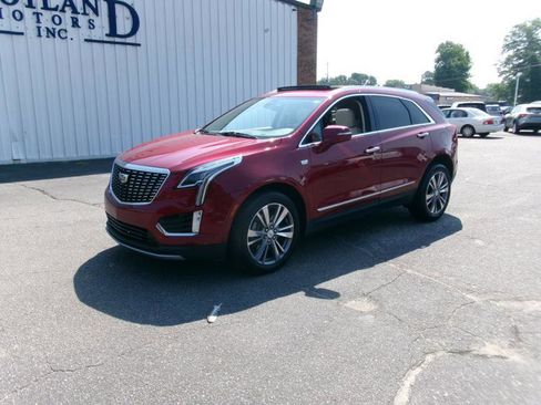 Used 2020 Cadillac XT5 Premium Luxury FWD image 2