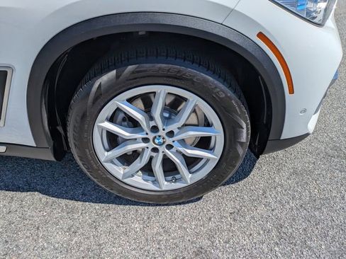 Used 2019 BMW X5 xDrive40i w/ Executive Package image 12