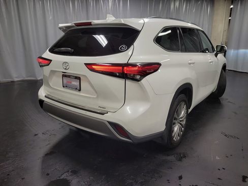 Used 2020 Toyota Highlander Platinum AWD/4WD image 8