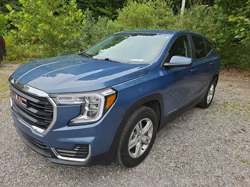 Used 2024 GMC Terrain SLE AWD/4WD image 3