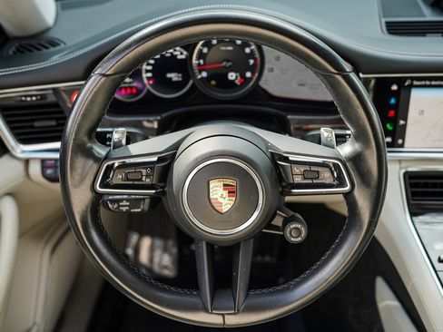 Used 2022 Porsche Panamera 4S w/ Premium Package image 27