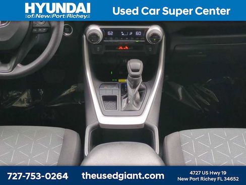 Used 2024 Toyota RAV4 XLE w/ Convenience Package FWD image 21