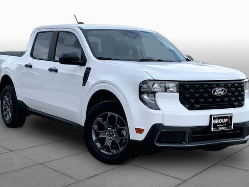 Used 2025 Ford Maverick XLT image 3