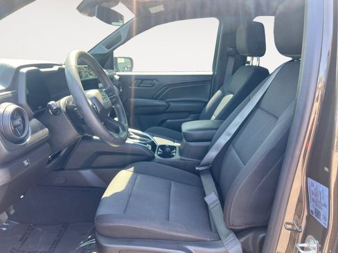 Used 2023 Chevrolet Colorado Trail Boss w/ Technology Package image 9