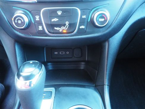 Used 2020 Chevrolet Equinox LT image 13