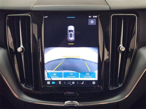 Used 2025 Volvo XC60 B5 Core image 18
