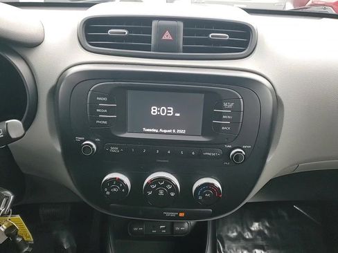 Used 2018 Kia Soul image 19