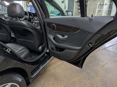 Used 2017 Mercedes-Benz C 300 4MATIC Sedan image 6