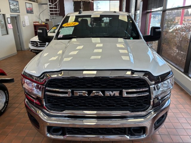 Used 2024 RAM 2500 Big Horn AWD/4WD image 6