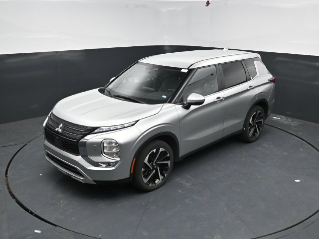 Used 2024 Mitsubishi Outlander SE AWD/4WD image 42