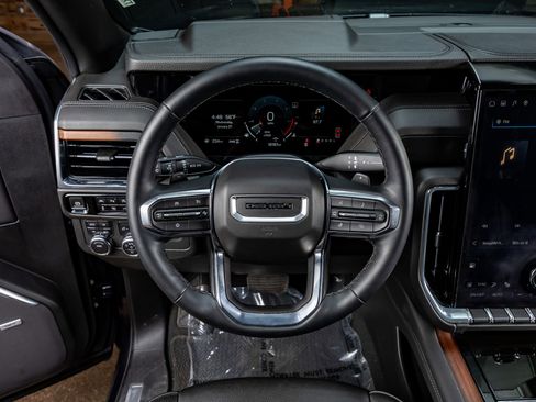 Used 2025 GMC Yukon Denali image 15