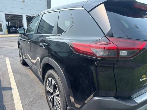 Certified 2023 Nissan Rogue SV AWD/4WD image 3