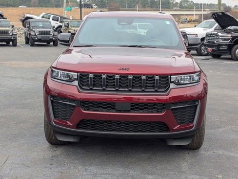 New 2026 Jeep Grand Cherokee 4WD image 3