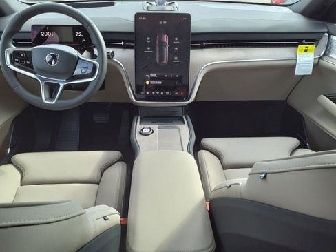 New 2025 Volvo EX90 Ultra image 11