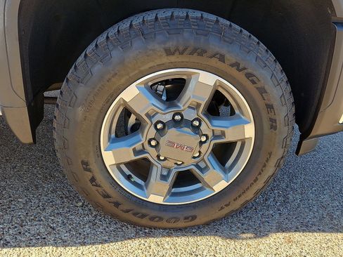 Used 2025 GMC Sierra 2500 SLT w/ Texas SLT Premium Package image 7