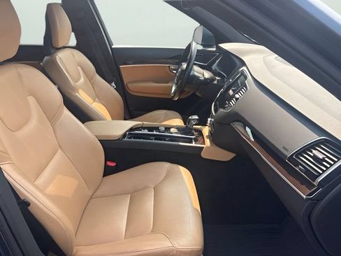 Used 2018 Volvo XC90 T6 Momentum w/ Convenience Package AWD/4WD image 21