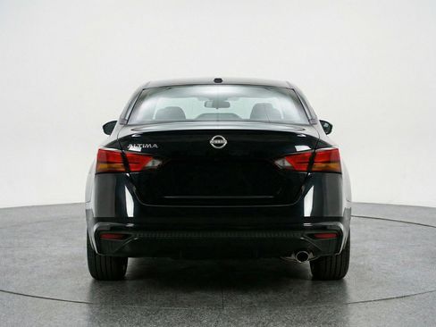 Used 2025 Nissan Altima 2.5 SV image 7